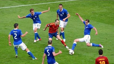 连续四届欧洲杯碰面 “意西大战”一触即发