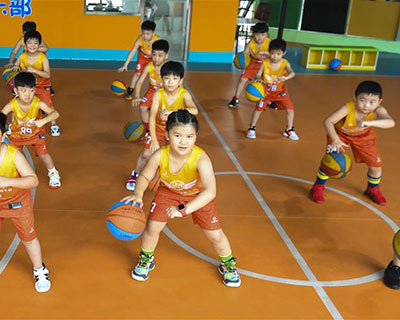 河北安平：开心篮球 乐享暑假
