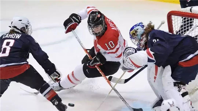 加拿大、瑞典将是北京冬奥会男子冰球夺冠热门——专访波兰前NHL球员马里乌什·切尔卡夫斯基