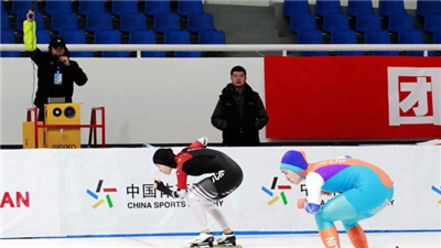 全国速滑锦标赛：高亭宇获男子短距离全能500米第一次比赛冠军