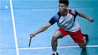 全国第十一届残运会暨第八届特奥会羽毛球（大众组）比赛：冯国忠获听力残疾组男子单打冠军