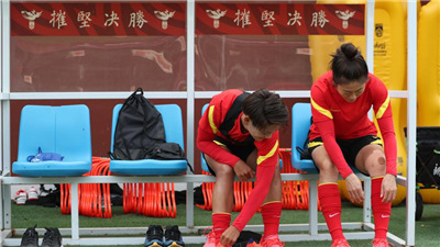 中国女足宣布东京奥运会参赛名单并进行训练
