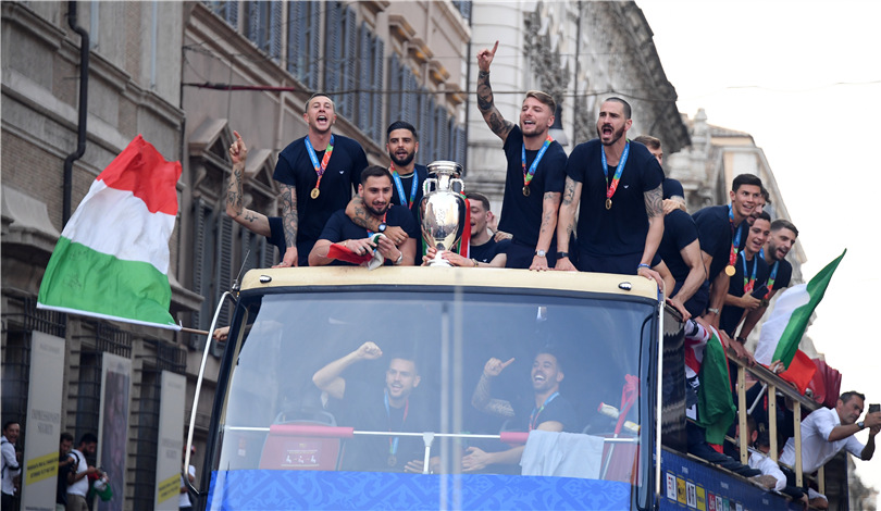 意大利队凯旋 与球迷共庆欧锦赛夺冠