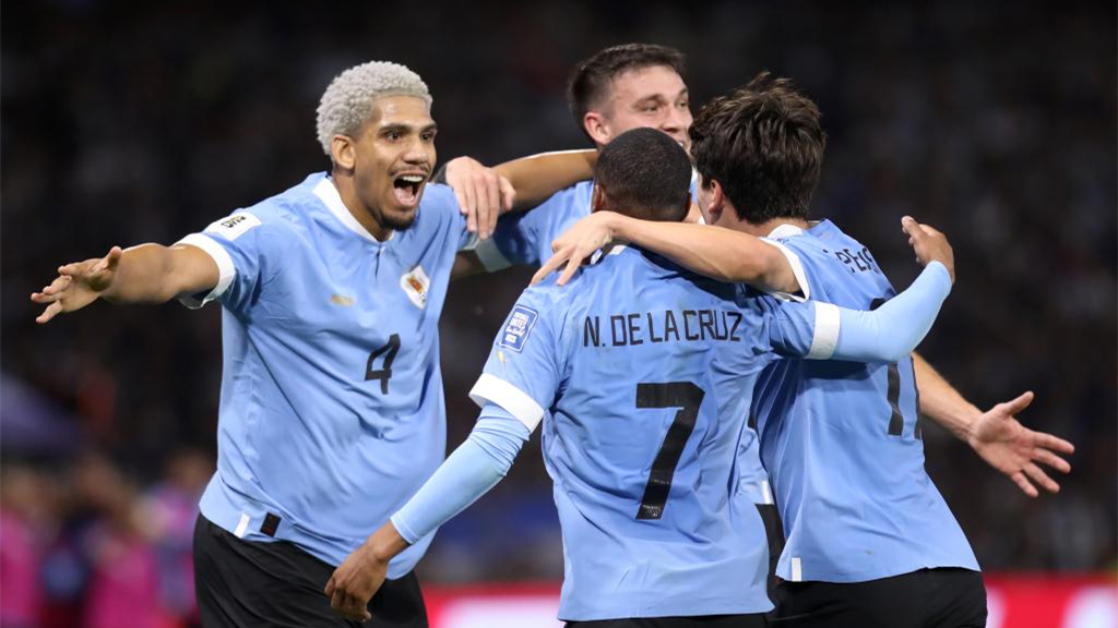 足球——世预赛：乌拉圭胜阿根廷